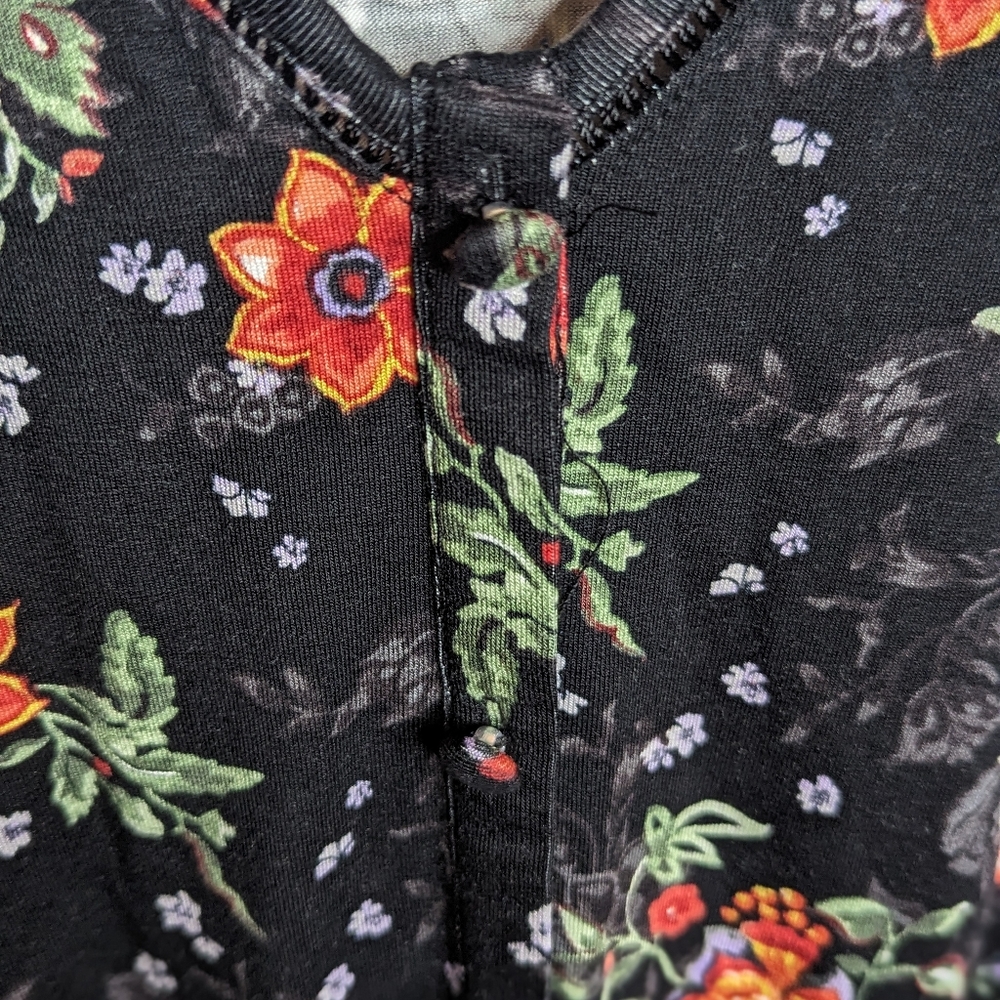 TORRID Super Soft Blouse Womens Bell Sleeves Lace Knit Black Floral Top - Picture 4 of 7
